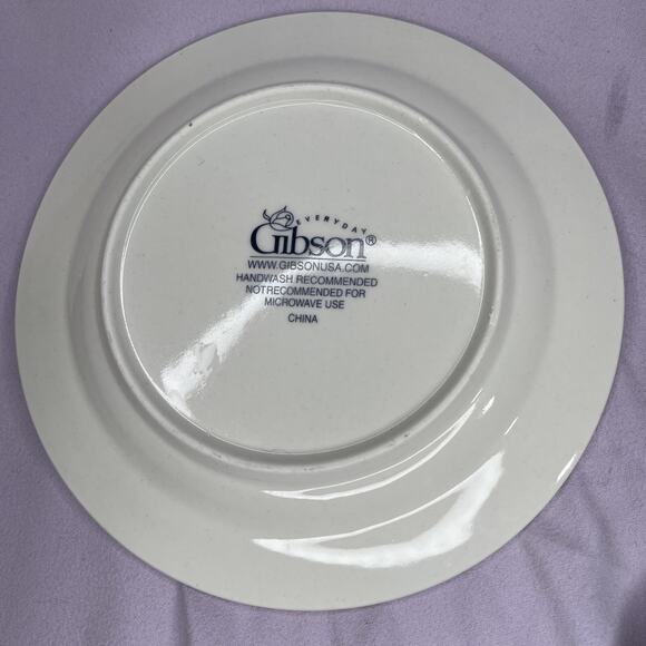 Gibson Christmas "CHARMING POINSETTIA" Set of 4 Salad Plates 7 1/2" - Picture 3 of 3